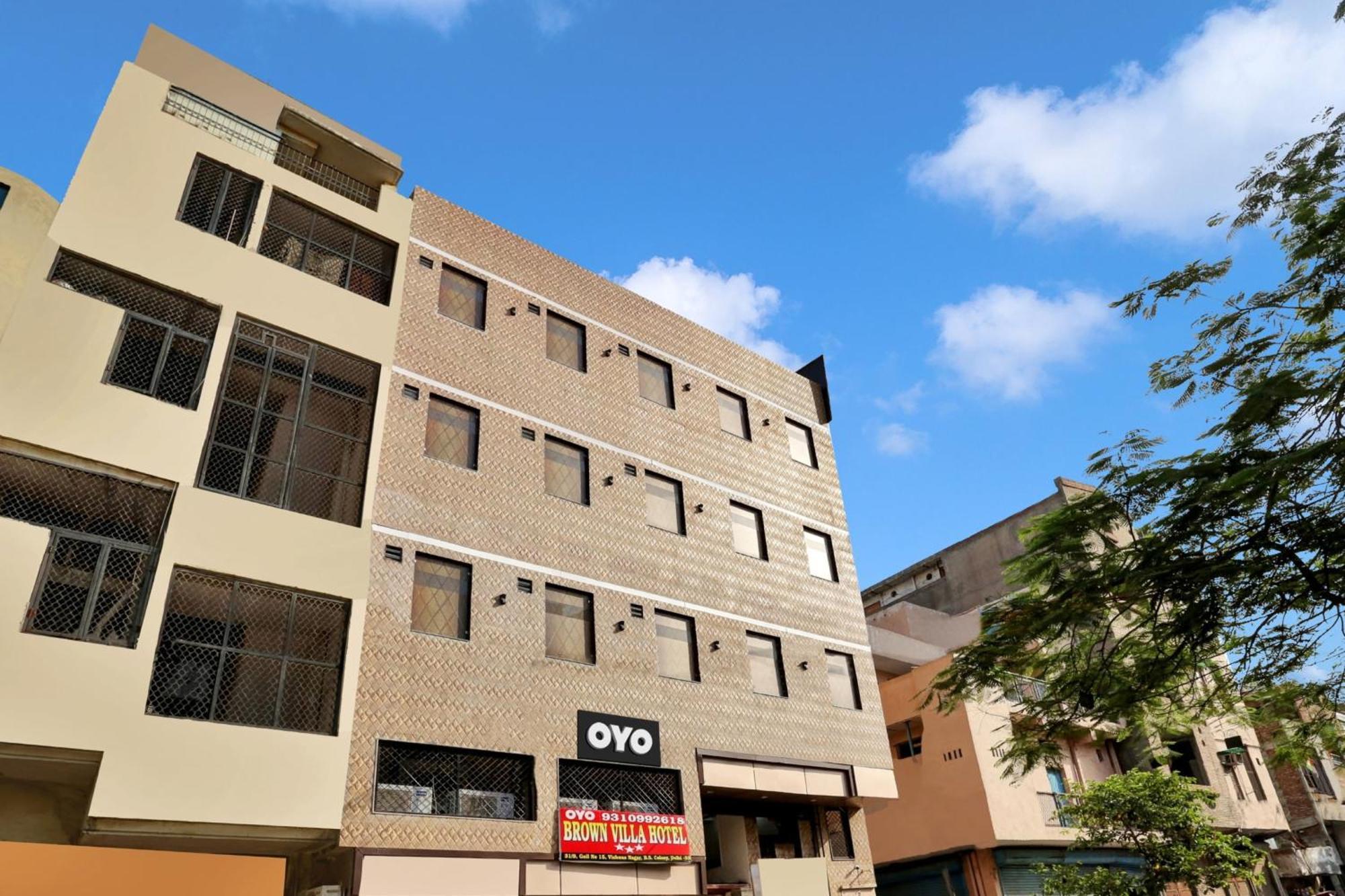 Hotel Oyo Flagship 81202 Brown 3*